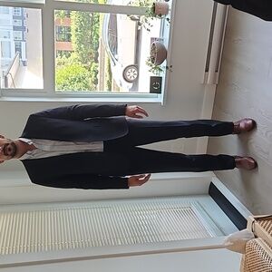 J.Lindeberg Men's Black Suit